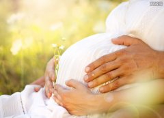 <b>孕妇身怀四胞胎生产不同天 是国内首例！</b>