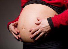 <b>山东一孕妇身怀四胞胎生产不同天 两个早产两个未出生</b>